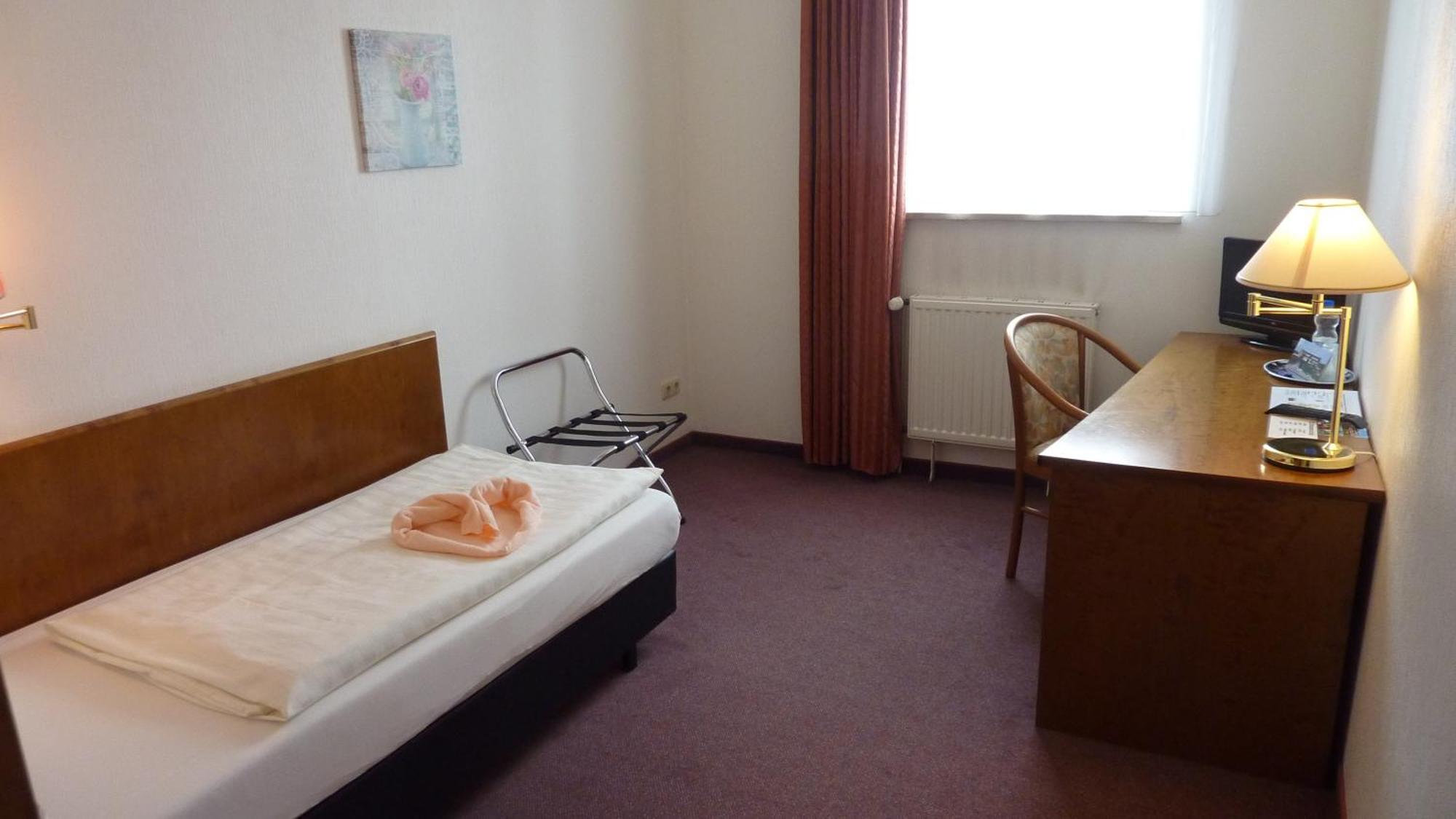 Heidehotel Herrenbruecke Faßberg Kamer foto